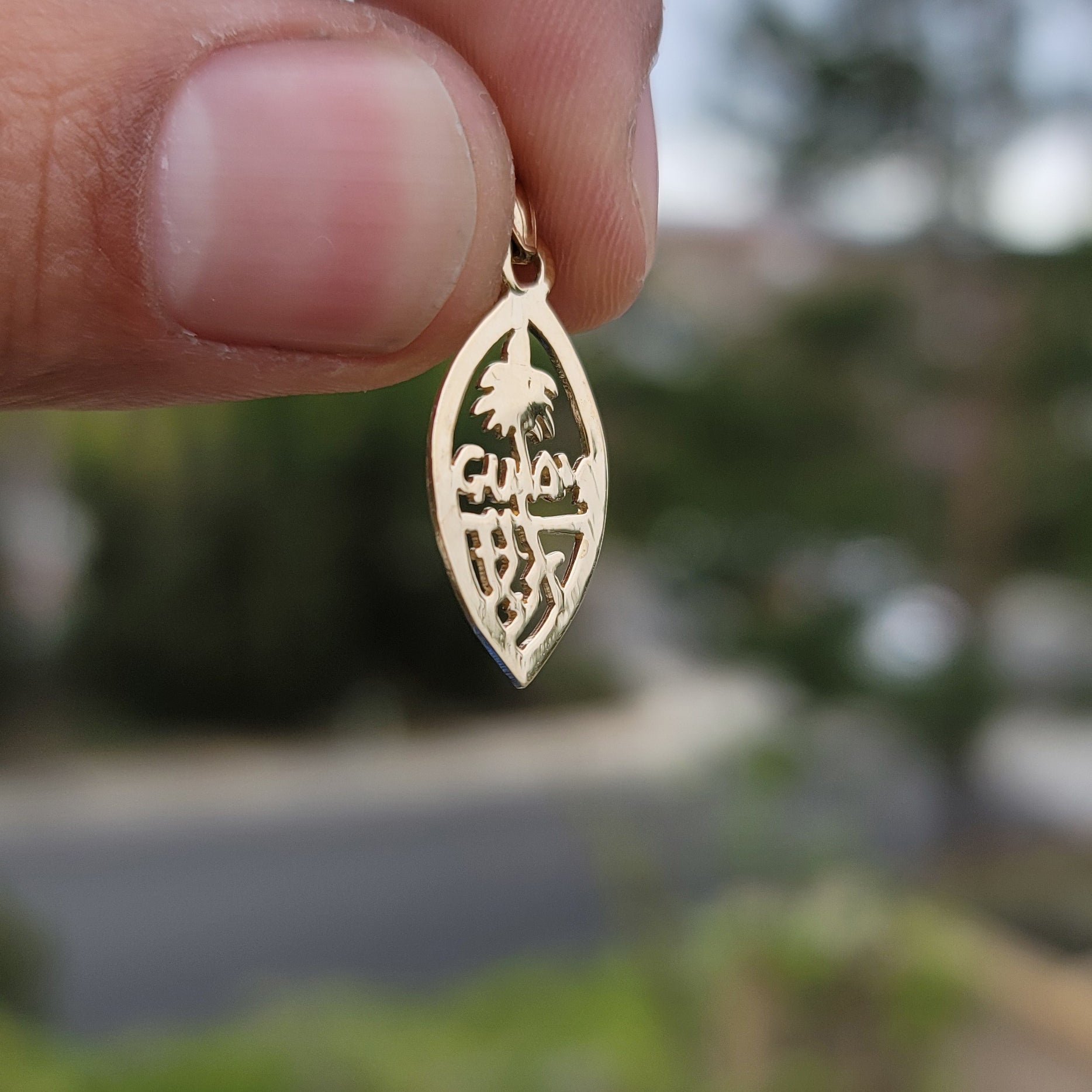 14K or 18K Gold Guam Pendant