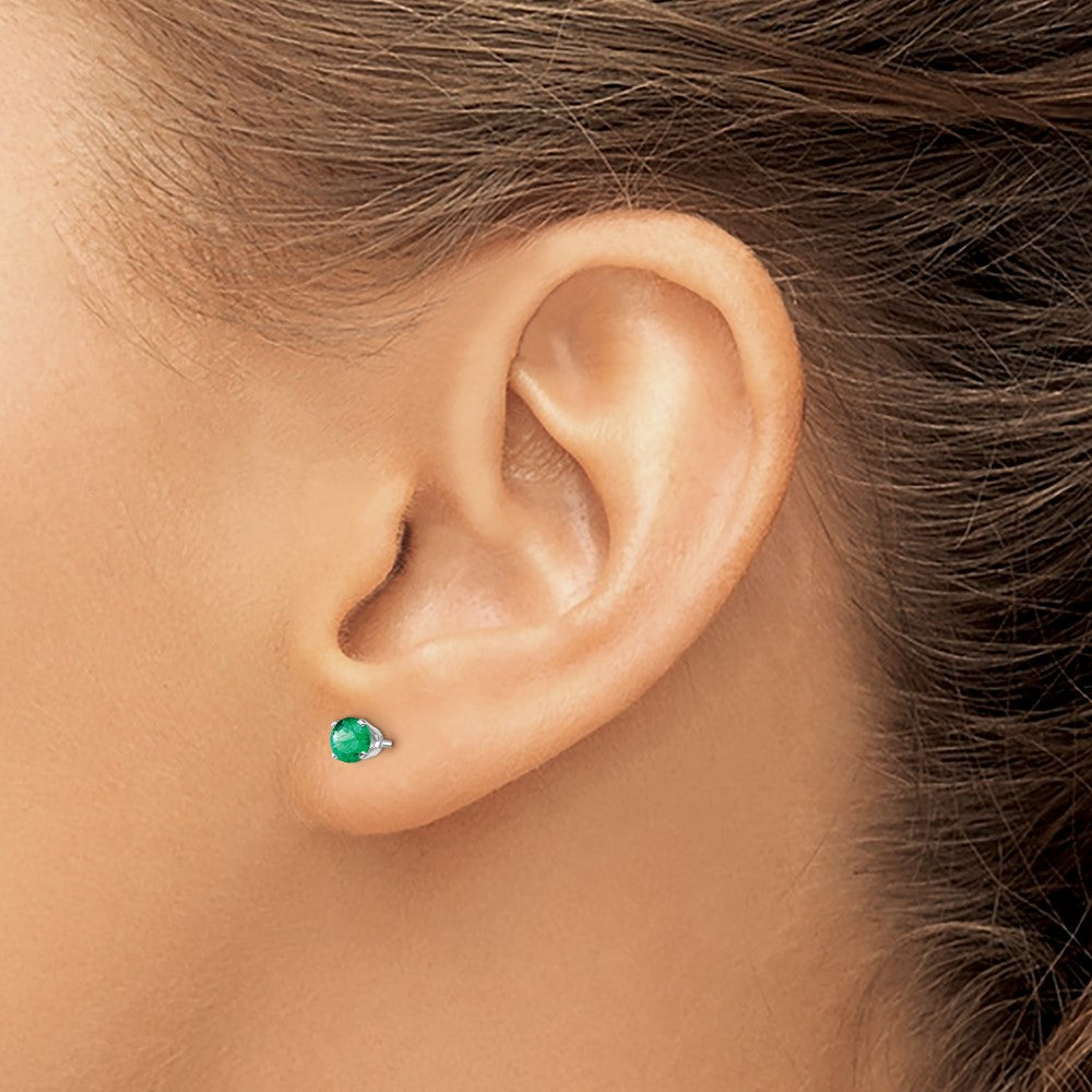 14K White Gold 4mm Emerald Stud Earrings