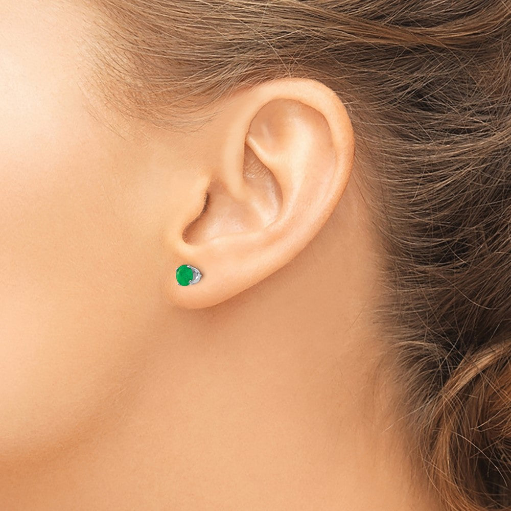 14K White Gold 5mm Emerald Stud Earrings